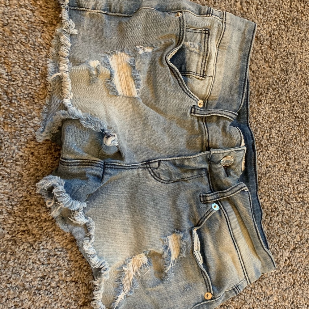Guess jean shorts, new-never worn, sz26